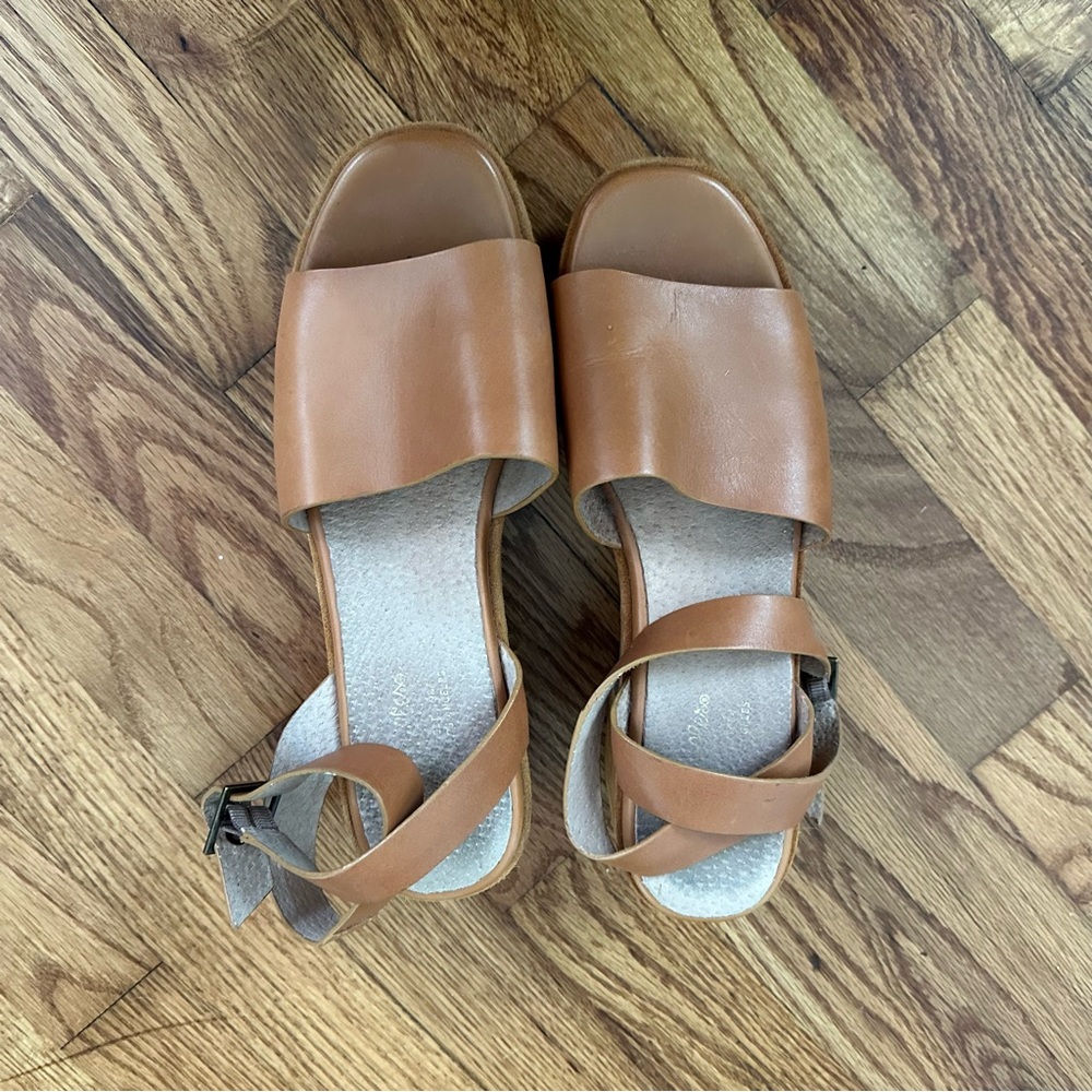 Seychelles Tan Heels Minimalist Design